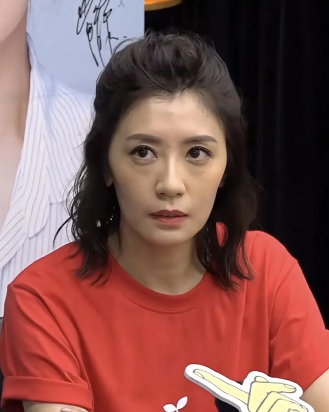 照曝光女人断崖式衰老引热议凯发首页登录50岁贾静雯近