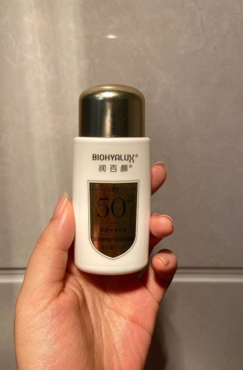 证！性价比碾压外资双 11 囤货正合适！凯发k8娱乐唯一国货防晒霜第一名实力认(图5)